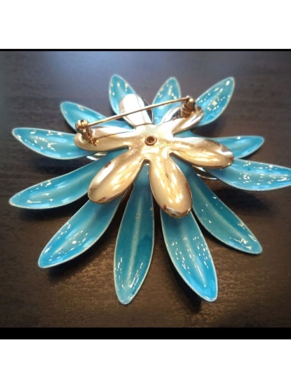 VINTAGE ESTATE SIGNED SARAH COV ENAMELED FLOWER 3 1/4" BROOCH EXCELLENT COND. - Picture 2 of 3
